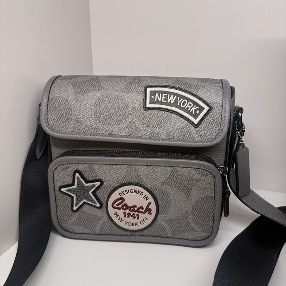 coach Sullivan Flap Crossbody Bag In Maxi Signature Canvas With Patches ccg29 - Picture 1 of 7